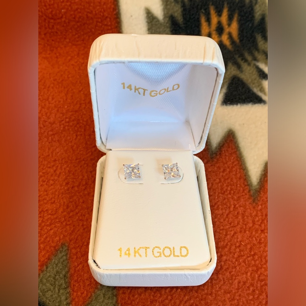 14K GOLD NEW EARRINGS